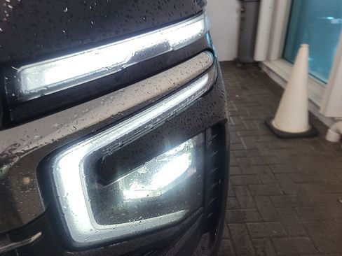 Used 2025 Chevrolet Tahoe LT image 5