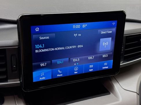 Used 2021 Ford Explorer XLT w/ Equipment Group 202A AWD/4WD image 16