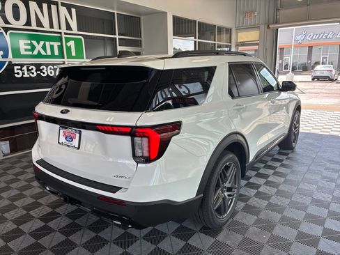 New 2026 Ford Explorer ST-Line w/ ST-Line Street Pack AWD/4WD image 6