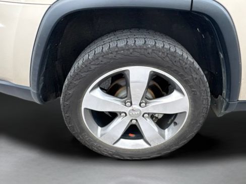 Used 2014 Jeep Grand Cherokee Limited w/ Trailer Tow Group IV AWD/4WD image 39