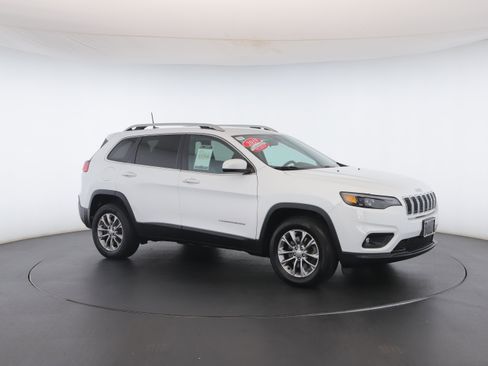 Used 2019 Jeep Cherokee Latitude Plus image 30