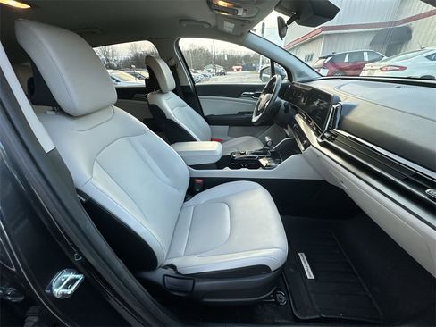 Used 2023 Kia Sportage EX image 24