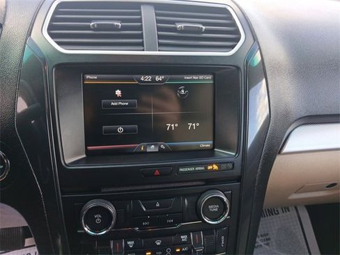 Used 2016 Ford Explorer XLT w/ Equipment Group 201A image 20