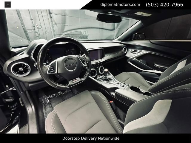 Used 2018 Chevrolet Camaro SS RWD image 21