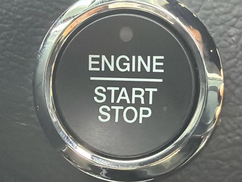 Used 2022 Ford Edge ST-Line image 35