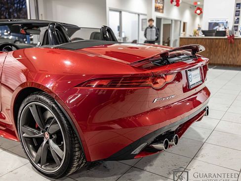Used 2016 Jaguar F-TYPE R image 14