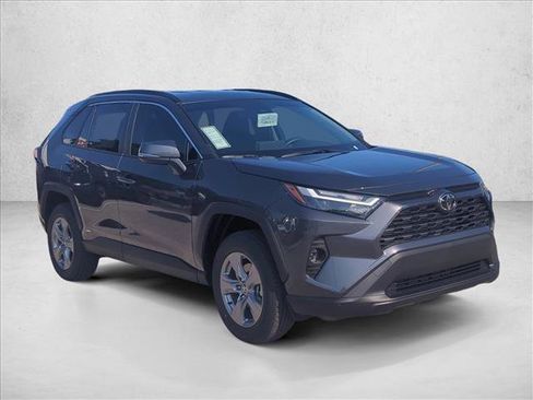 Used 2025 Toyota RAV4 XLE AWD/4WD image 3