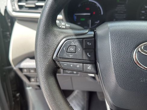 Used 2023 Toyota Sienna LE FWD image 17