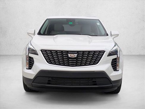 Used 2022 Cadillac XT4 Luxury w/ Driver Awareness Package image 2