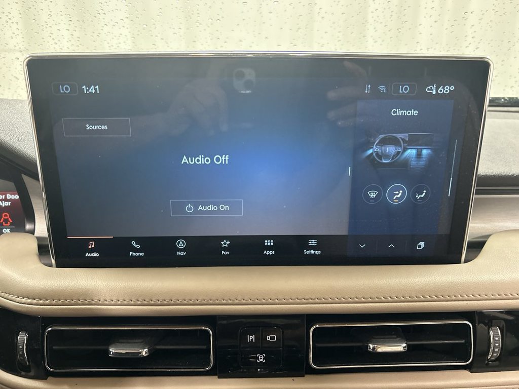 Used 2022 Lincoln Nautilus AWD w/ Premium Package image 14