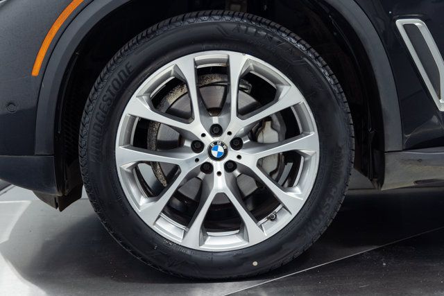 Used 2023 BMW X5 xDrive40i AWD/4WD image 27