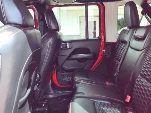 Used 2021 Jeep Wrangler Unlimited Sahara w/ Uconnect 4C Nav & Sound Group image 9