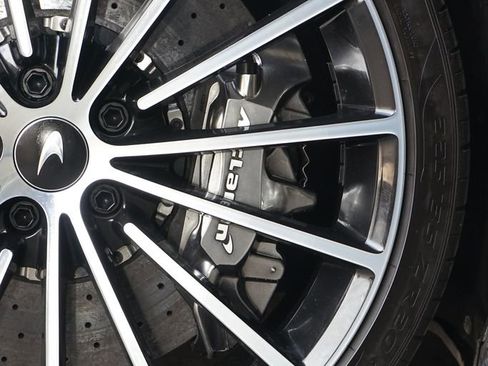 Used 2021 McLaren GT image 25