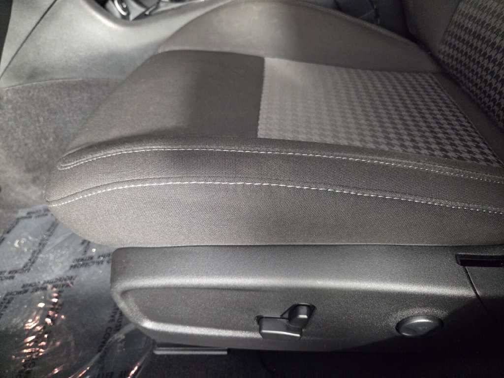 Used 2023 Dodge Charger R/T w/ Blacktop Package RWD image 11