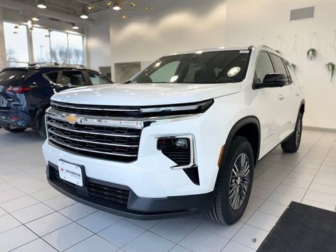 New 2026 Chevrolet Traverse LT w/ Driver Confidence Package AWD/4WD image 29