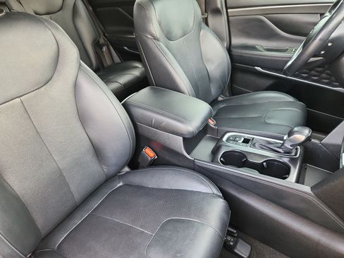 Used 2019 Hyundai Santa Fe Limited FWD image 16