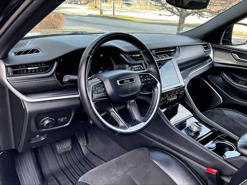 Used 2021 Jeep Grand Cherokee L Laredo AWD/4WD image 18