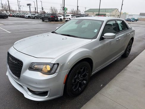 Used 2022 Chrysler 300 Touring L image 3
