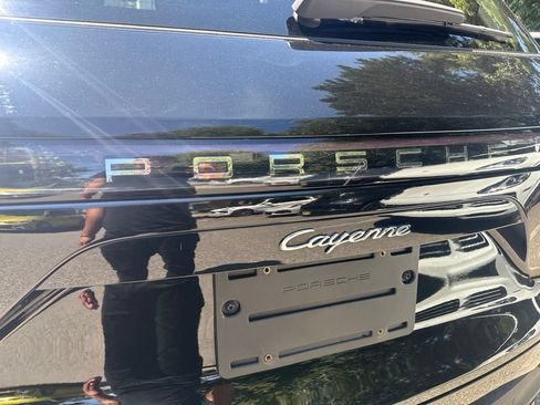 Certified 2023 Porsche Cayenne AWD/4WD image 12