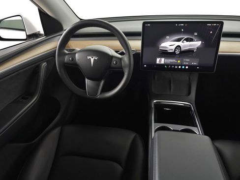 Used 2023 Tesla Model Y Long Range AWD/4WD image 19