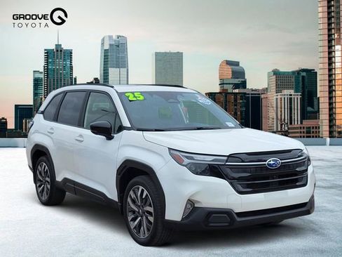 Used 2025 Subaru Forester Touring w/ Popular Package - Touring AWD/4WD image 8