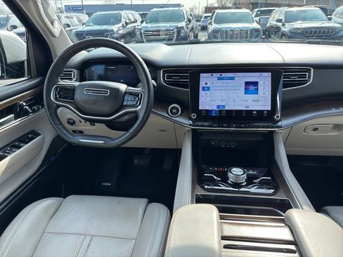 Used 2022 Jeep Grand Wagoneer Series I w/ Flexible Seating Group AWD/4WD image 16