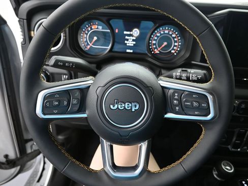 New 2024 Jeep Wrangler Unlimited Sahara w/ Technology Group image 16