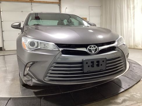 Used 2017 Toyota Camry XLE image 2