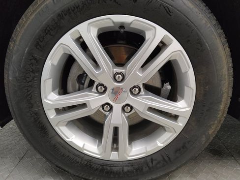 Used 2024 GMC Terrain SLE AWD/4WD image 31