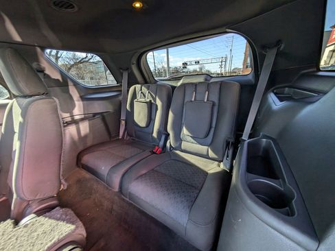 Used 2015 Ford Explorer XLT image 19