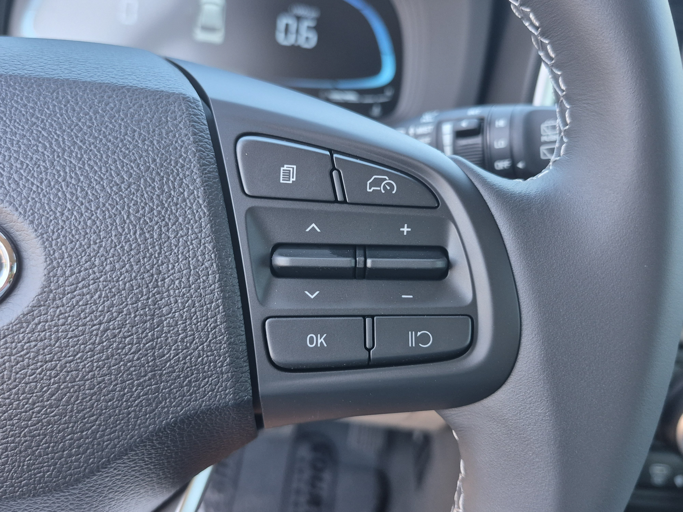New 2026 Hyundai Venue SEL FWD image 29