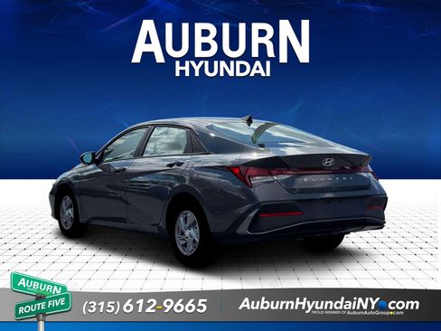 New 2026 Hyundai Elantra SE FWD image 5