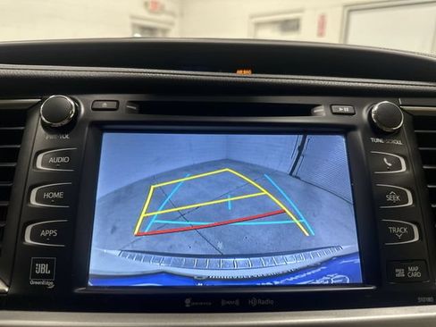 Used 2017 Toyota Highlander Limited FWD image 24