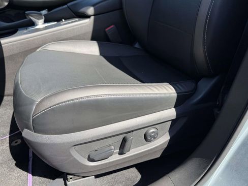 Used 2022 INFINITI QX50 Essential image 17