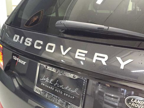 Used 2023 Land Rover Discovery Sport SE image 13