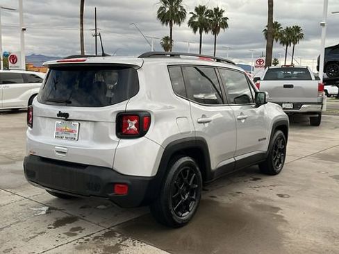 Used 2020 Jeep Renegade Altitude FWD image 25