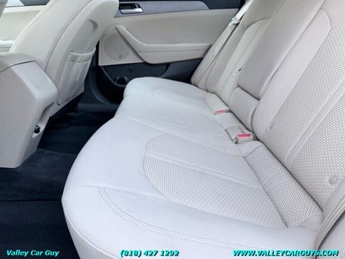 Used 2018 Hyundai Sonata SE FWD image 17