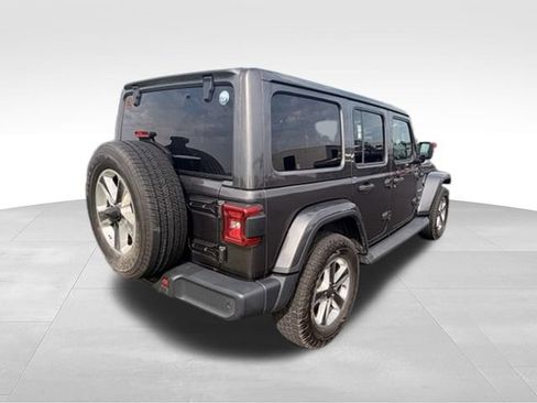 Used 2018 Jeep Wrangler Unlimited Sahara AWD/4WD image 5