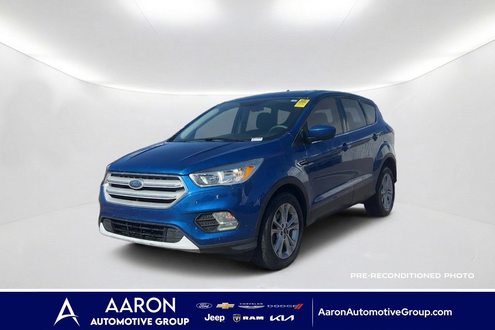 Used 2019 Ford Escape SE FWD image 1