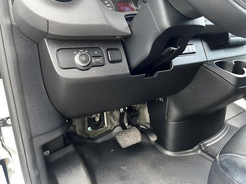 Used 2022 Mercedes-Benz Sprinter 144 Cargo image 19