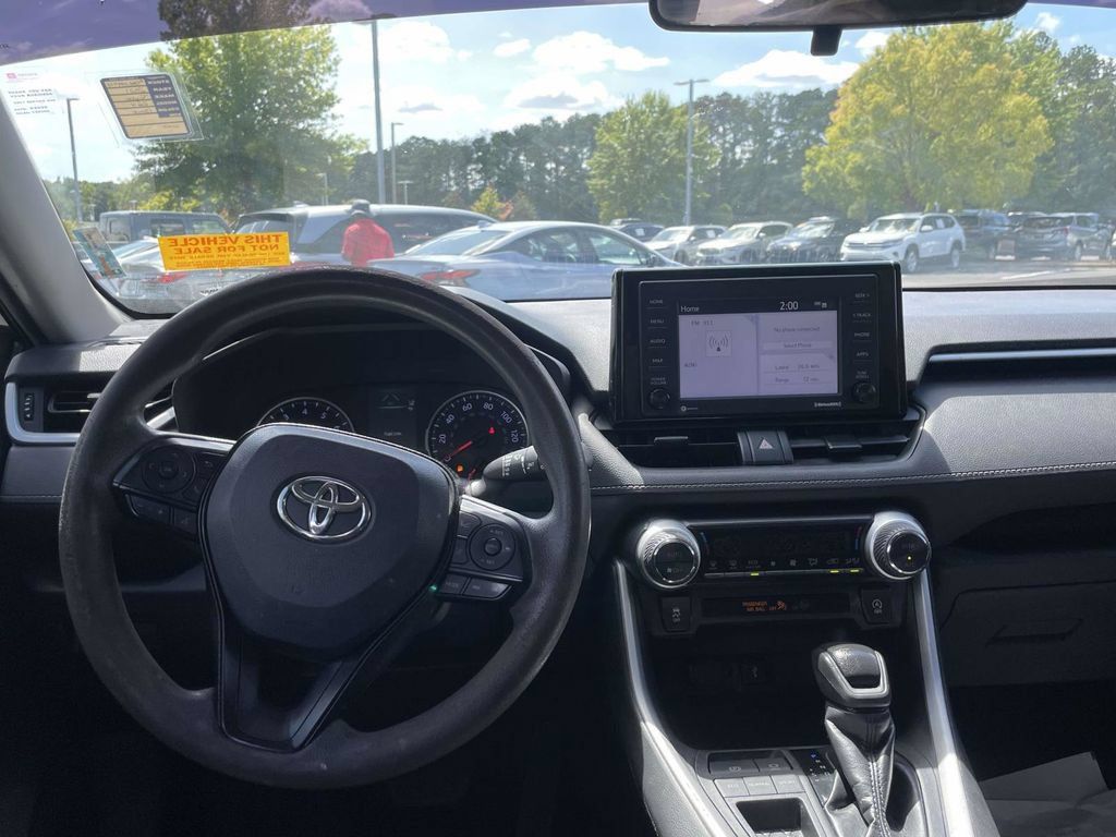 Used 2021 Toyota RAV4 XLE FWD image 13