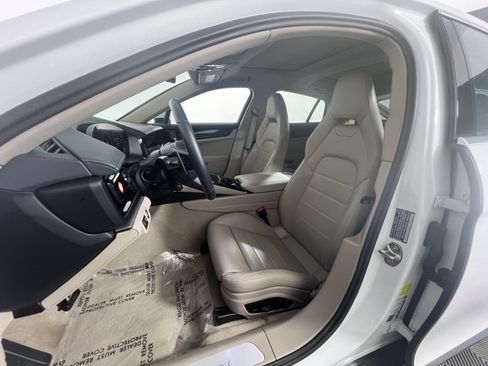Certified 2025 Porsche Panamera image 5