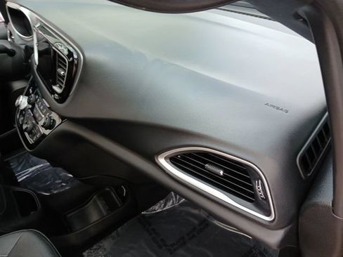 Used 2020 Chrysler Pacifica Touring-L Plus FWD image 40