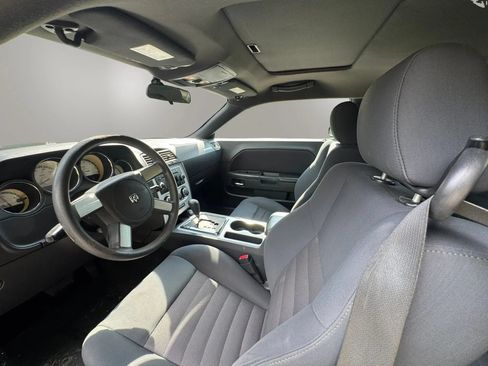 Used 2010 Dodge Challenger SE RWD image 13