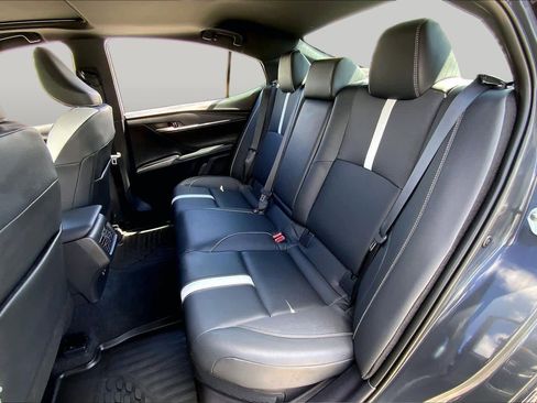 Used 2025 Toyota Camry SE FWD image 20