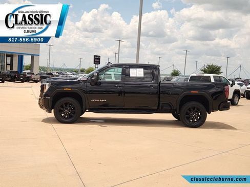 Used 2025 GMC Sierra 2500 AT4 w/ Technology Package AWD/4WD image 7