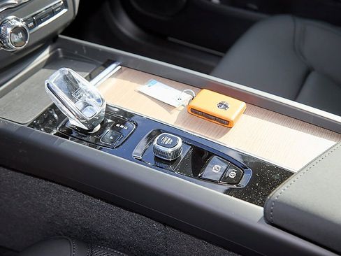 New 2026 Volvo XC60 B5 Core image 17