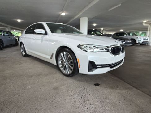 Certified 2023 BMW 530i w/ Premium Package RWD image 6