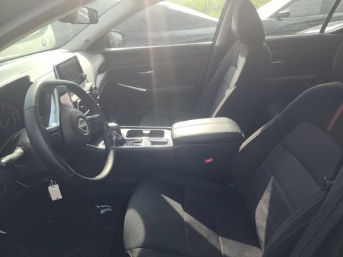 Used 2025 Nissan Sentra SR FWD image 5
