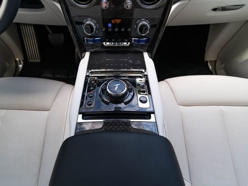 Used 2025 Rolls-Royce Cullinan Black Badge AWD/4WD image 36